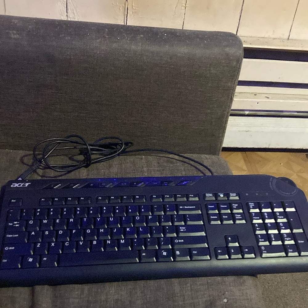 Wired Acer keyboard